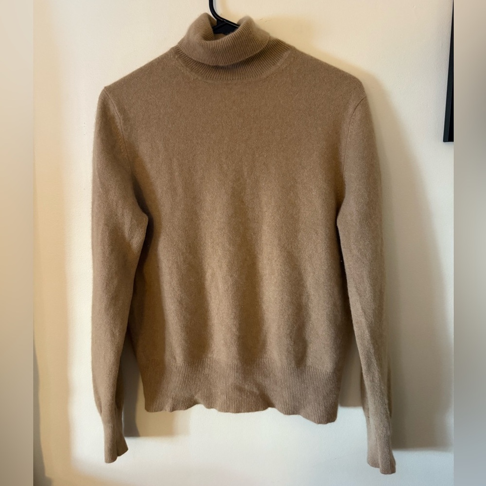 Lord and Taylor 2 ply cashmere sweater